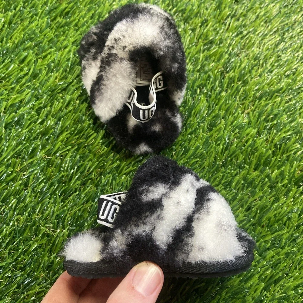 Ugg Slipper Infant Size 2/3 Black Fluff Yeah Slides EUC